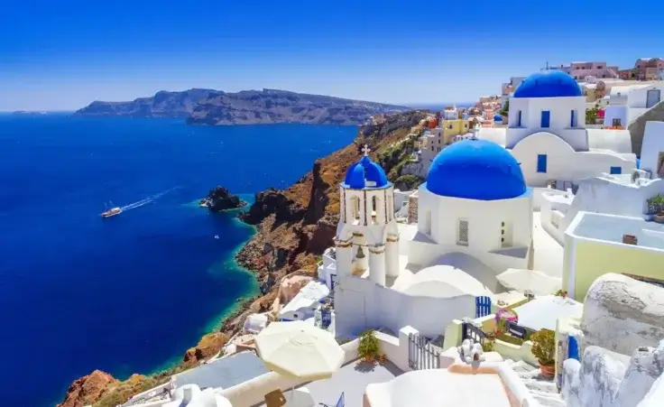 Beautiful Oia town on Santorini island, Greece By Patryk Kosmider/stock.adobe.com