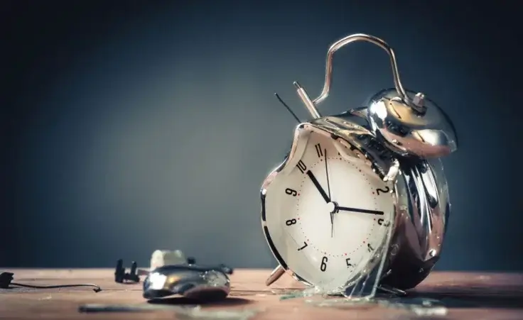 late for work concept with destroyed alarm clock By fergregory/stock.adobe.com